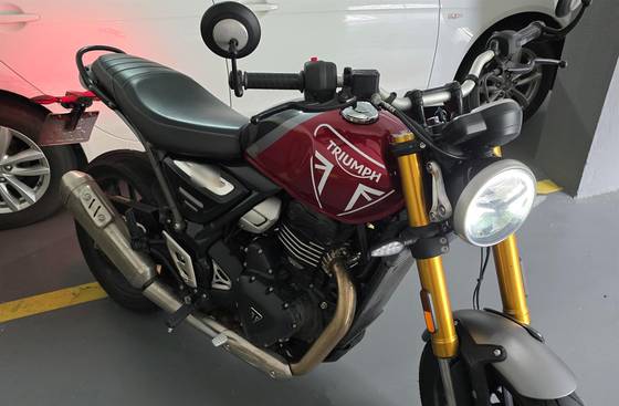 TRIUMPH SPEED 400 